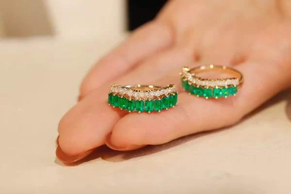 KUGG 18K Yellow Gold Rings Luxury Elegant Design Real Natural Emerald Shiny Diamond Gemstone Ring for Women High Party Jewelry - Image 2
