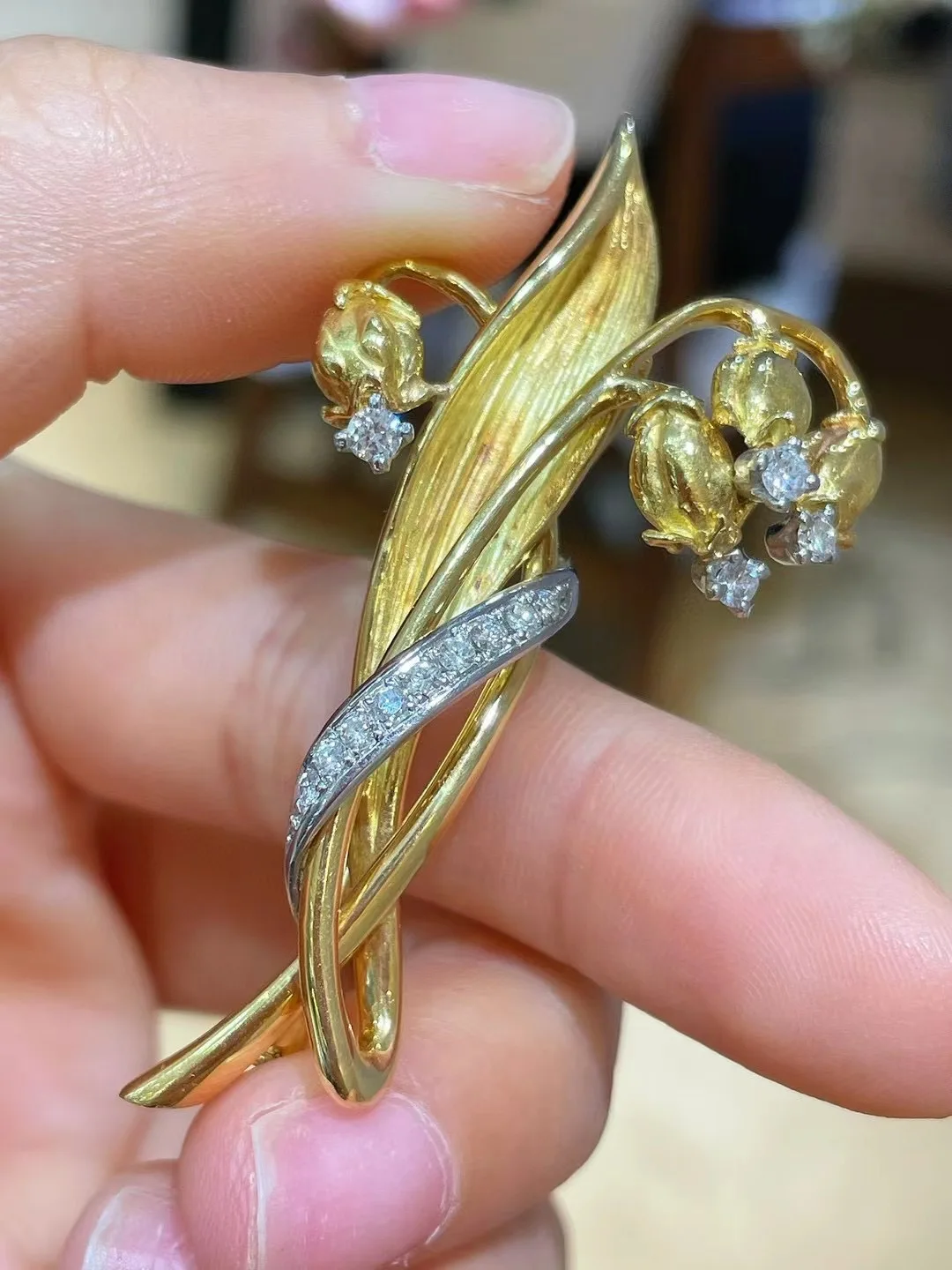 S5b7f3dbbef5c41e1a0eae164c01016f0j genuine luxury jewelry 18K gold /pt900 platinum lily of the valley brooch fine women jewelry free shipping