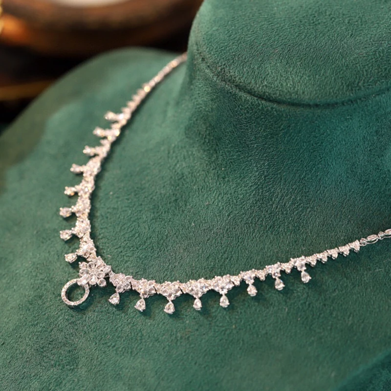 S68afebed0d43427aa889b9466ba58798M Aazuo Premium jewelry 18K Pure White Gold Real Diamond 5.0ct Luxury Necklace Gifted For Women High Class Banquet Party Au750