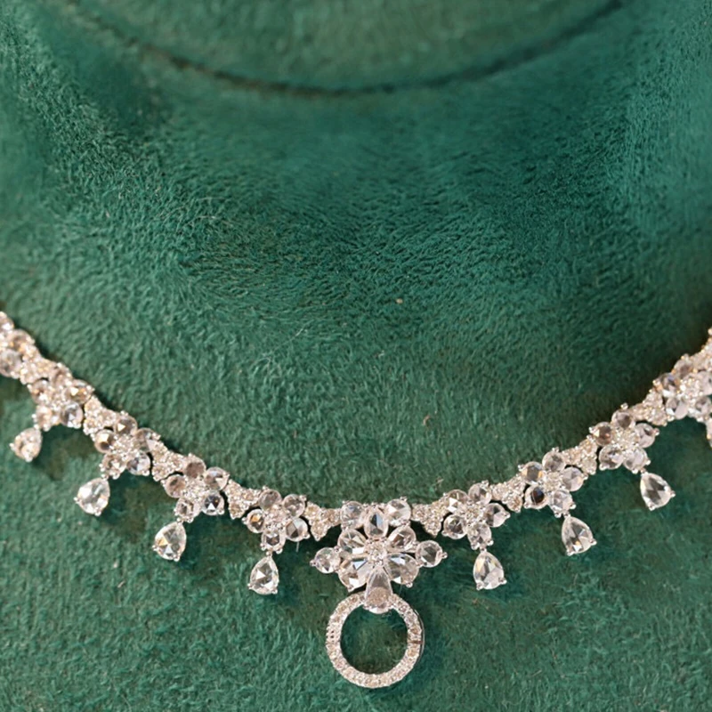 S6e0561cfa0e6485cb209f72e32294ef8V Aazuo Premium jewelry 18K Pure White Gold Real Diamond 5.0ct Luxury Necklace Gifted For Women High Class Banquet Party Au750