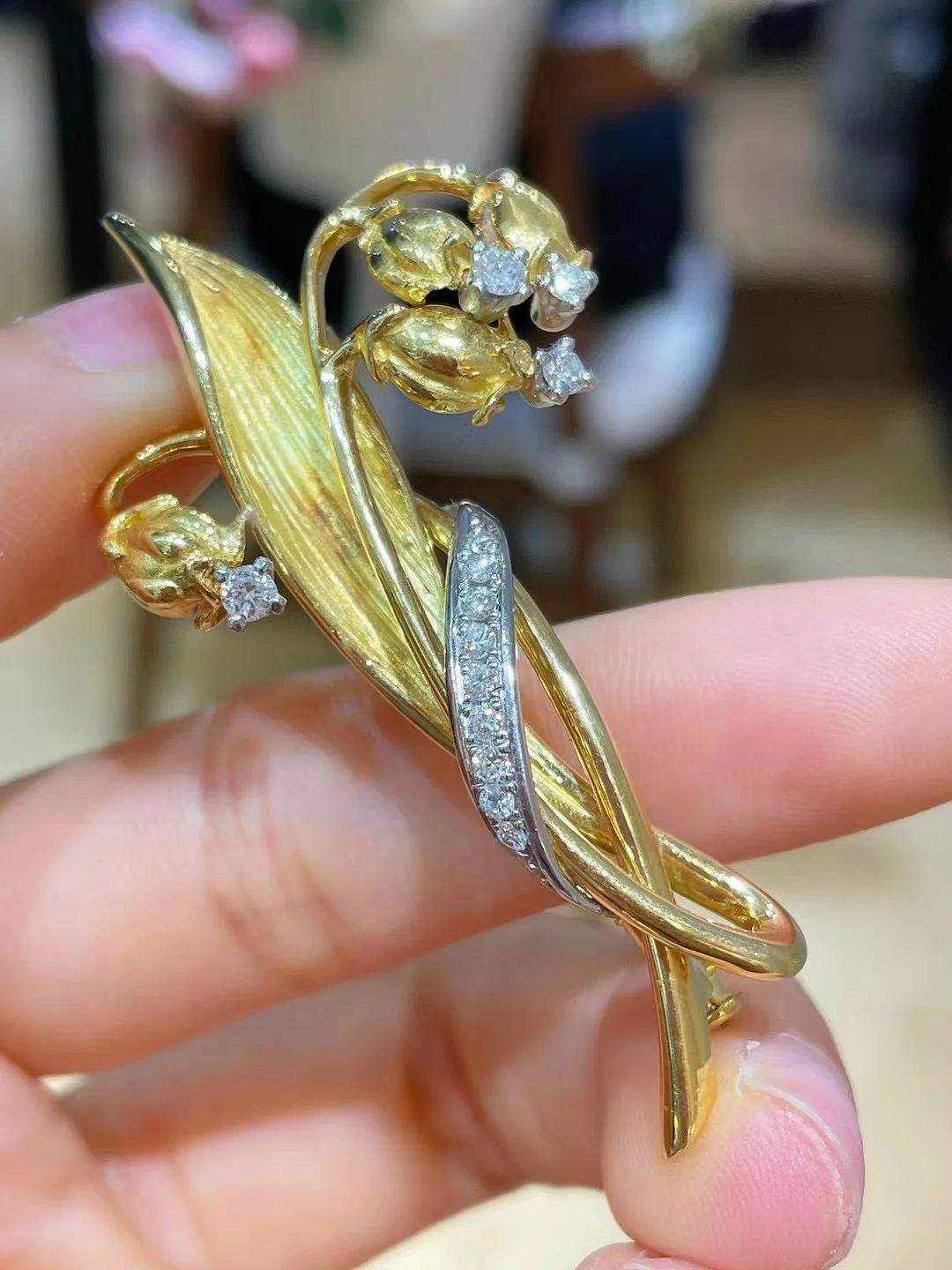 S89de753037b444c88913704ce2670362O genuine luxury jewelry 18K gold /pt900 platinum lily of the valley brooch fine women jewelry free shipping
