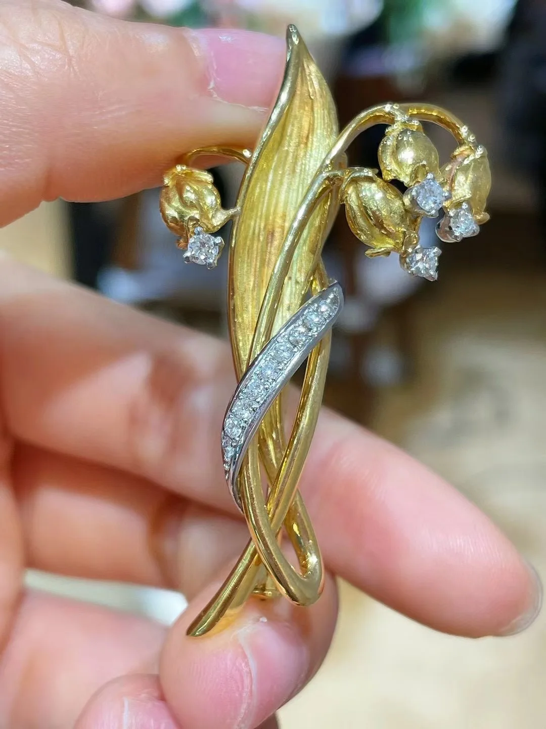 Sdc6594aae08f4e2c9079dd854a3f2b33k genuine luxury jewelry 18K gold /pt900 platinum lily of the valley brooch fine women jewelry free shipping